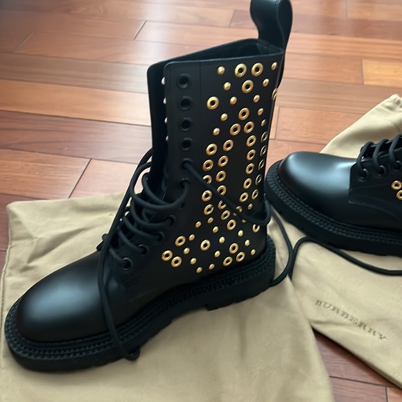 Burberry boots, black, NWT size 36.5 - Picture 3 of 6
